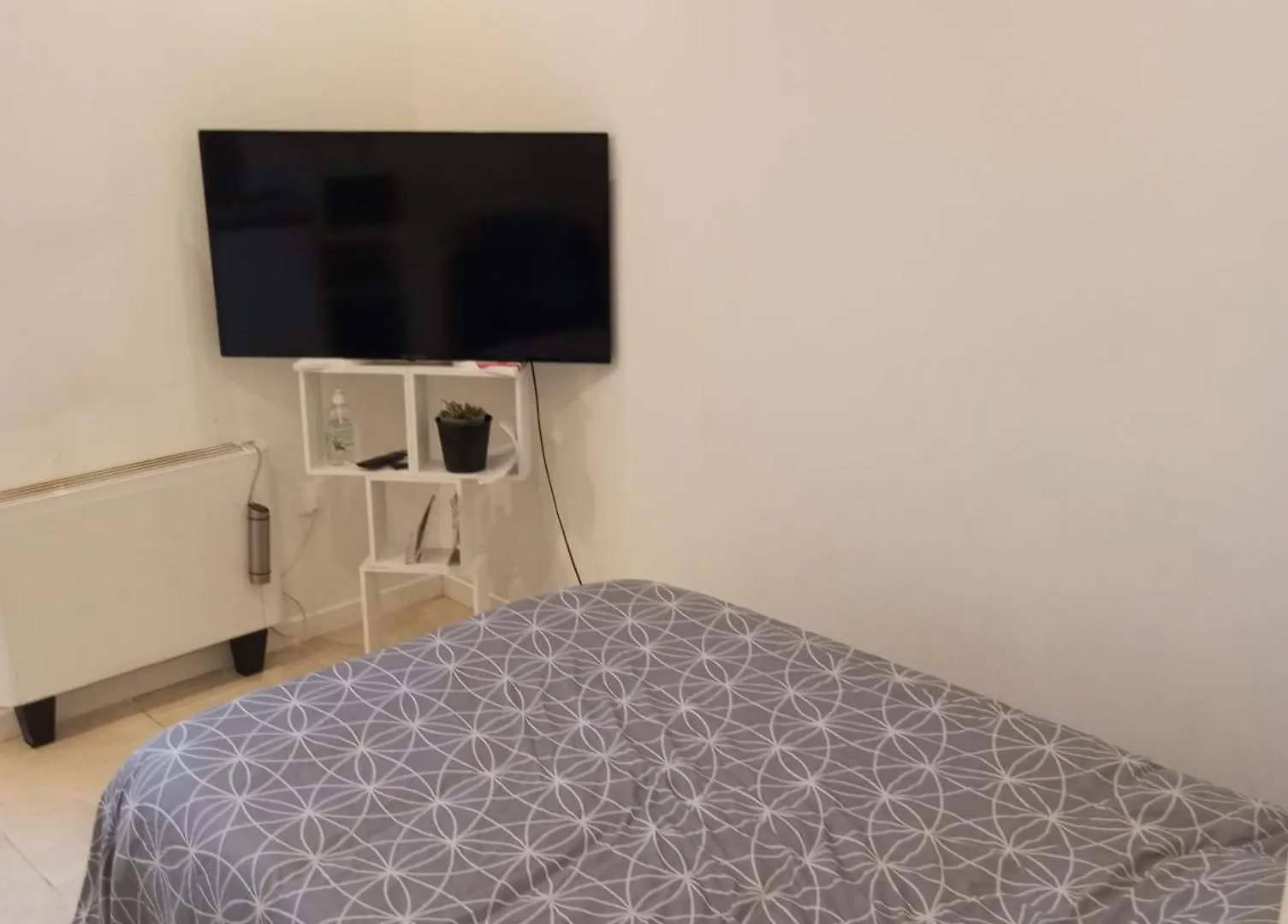 Studio De 14M2 Dans Une Maison Cagnes-sur-Mer Holiday home